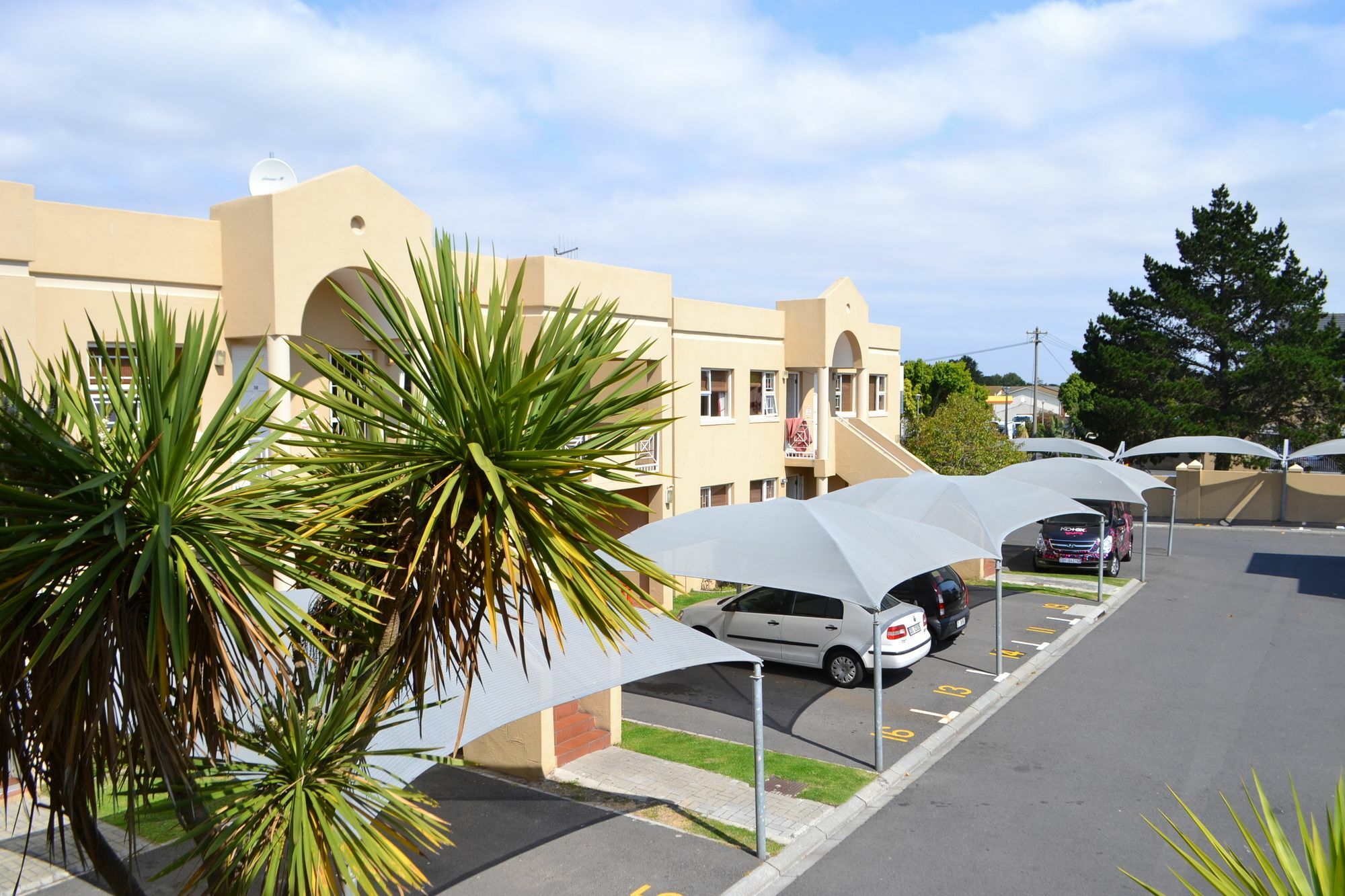 Smithland Guest Apartments Cape Town Bellville Exterior photo